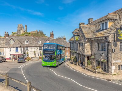 Swanage to Poole via Corfe Castle – Purbeck Breezer 40 from morebus