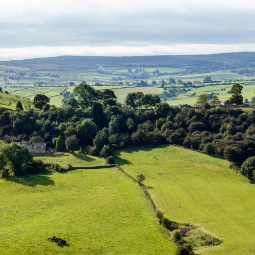 High Peak’s 441 442: Enjoy a great day out in Derbyshire connecting historic Buxton, charming Hartington and Ashbourne.