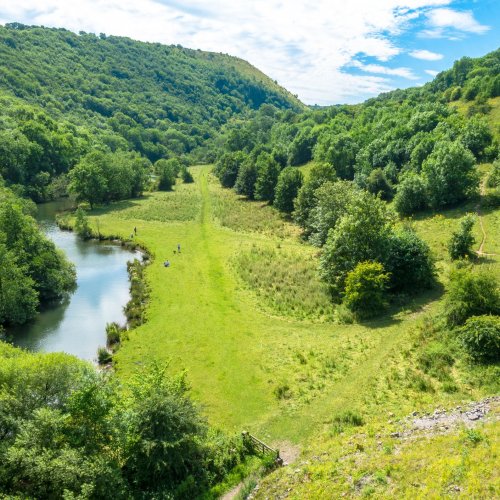 Peak Sightseer Red: Chatsworth House & Bakewell open-top Peak District bus tour