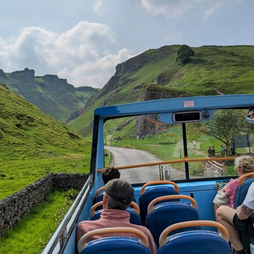 Peak Sightseer Blue: Open-top buses Castleton, Hathersage & Chatsworth House