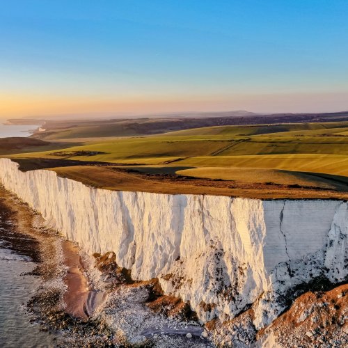 Eastbourne Sightseeing: Open top buses from Eastbourne to Beachy Head’s dramatic cliffs & Birling Gap