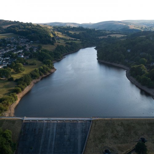 Buxton Line: Enjoy a scenic railway journey to the spa town of Buxton via New Mills & Chapel-en-le-Frith | Northern Railway