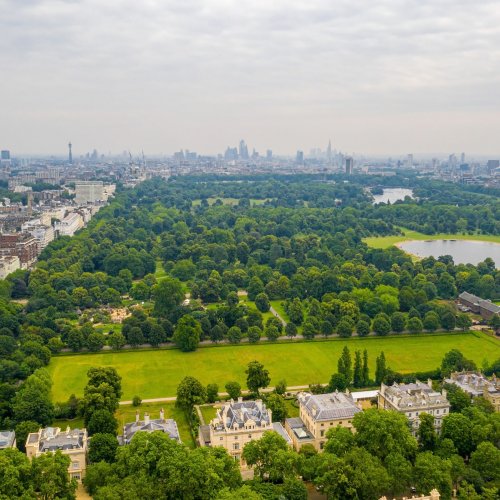 TfL 52: From Royal Palaces to Portobello Road, take route 52 bus from Victoria to Notting Hill & Willesden | Transport for London